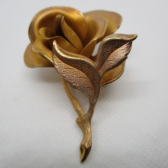 ROSE BROOCH 3 Dimensional Textured Matte Finish - Picture 6 of 8